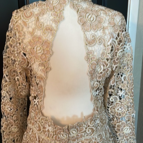 Venus | Open Back Lace Dress - Picture 8 of 11